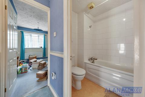 73 Jasmine Road, Rush Green, Romford, RM7 0WZ