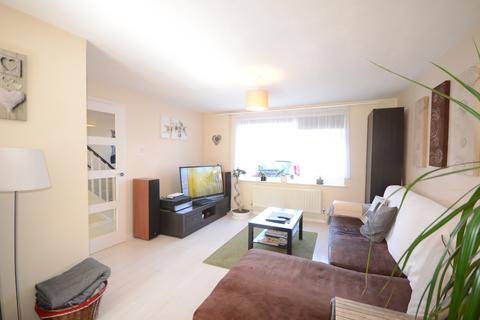 3 bedroom house to rent, Holly Crescent, Windsor, SL4