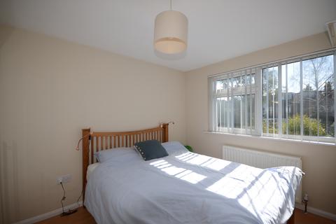 3 bedroom house to rent, Holly Crescent, Windsor, SL4