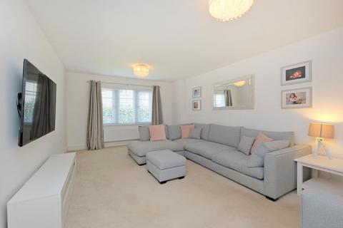 5 bedroom detached house to rent, Milltimber Gardens, Milltimber, AB13