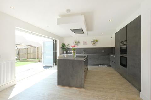 5 bedroom detached house to rent, Milltimber Gardens, Milltimber, AB13