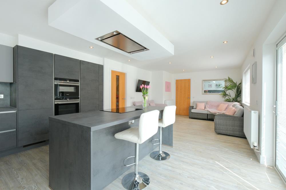 Kitchen 4