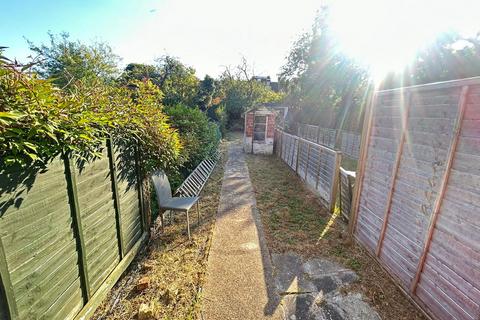 3 bedroom maisonette for sale, London SE20