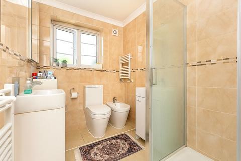 2 bedroom apartment for sale, Addiscombe Road, Croydon, CR0