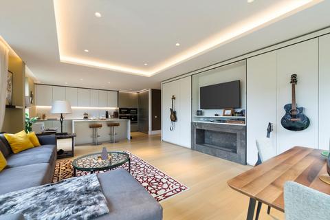 3 bedroom flat to rent, 6 Campden Hill, London, W8