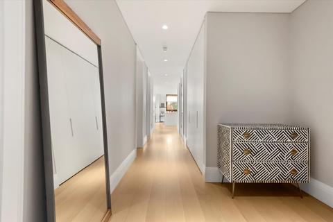 3 bedroom flat to rent, 6 Campden Hill, London, W8