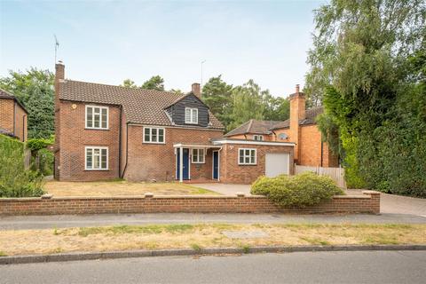 3 bedroom detached house for sale, Woodend Drive, Sunninghill