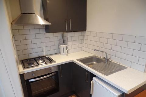 Studio to rent, St. James's Street, Brighton