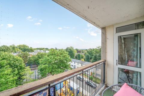 Flat 58, Greenfield House Tilford Gardens, London, SW19 6DN