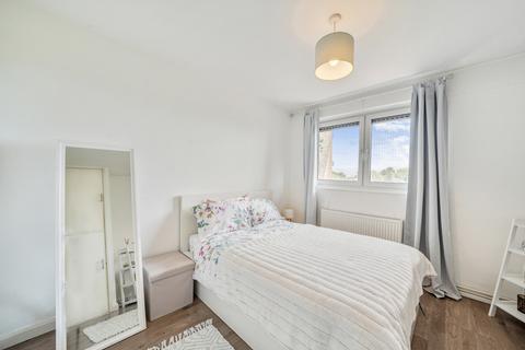 Flat 58, Greenfield House Tilford Gardens, London, SW19 6DN