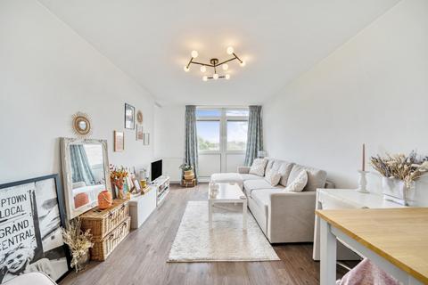 Flat 58, Greenfield House Tilford Gardens, London, SW19 6DN