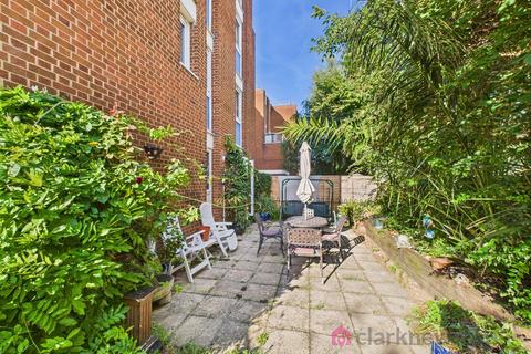 2 bedroom apartment for sale, 380 Roman Road, London E3