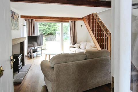 2 bedroom terraced house to rent, Tong Lane, Tong Village, Tong, BD4 0RP
