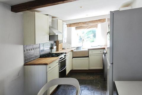 2 bedroom terraced house to rent, Tong Lane, Tong Village, Tong, BD4 0RP