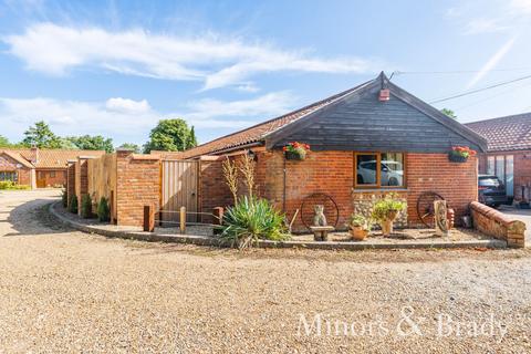 3 bedroom barn conversion to rent, Rotten Row, East Tuddenham