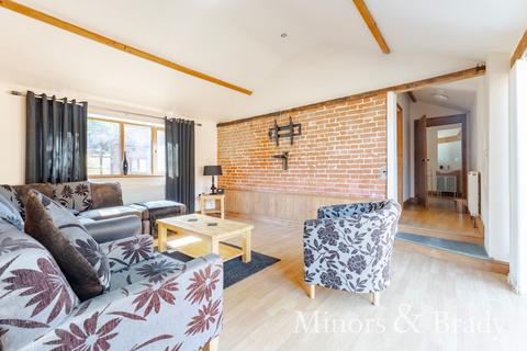 3 bedroom barn conversion to rent, Rotten Row, East Tuddenham