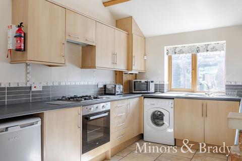 3 bedroom barn conversion to rent, Rotten Row, East Tuddenham