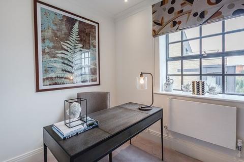 3 bedroom flat to rent, Rainville Road, London W6