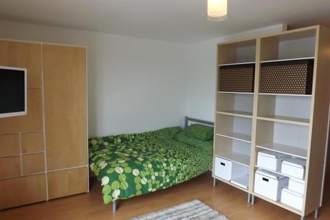 Studio to rent, Lincoln Gate, Red Bank, Manchester M4 4AD