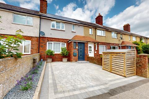 2 bedroom terraced house to rent, Oaks Road, Cheriton, Folkestone CT20 3JY