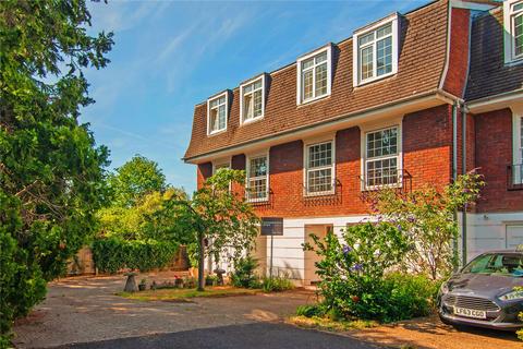 4 bedroom terraced house for sale, Langwood Chase, Teddington, TW11