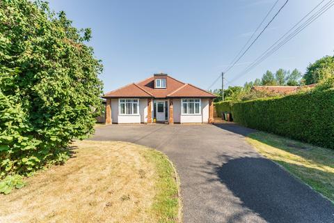 5 bedroom detached bungalow for sale - Chapel Street, Barford