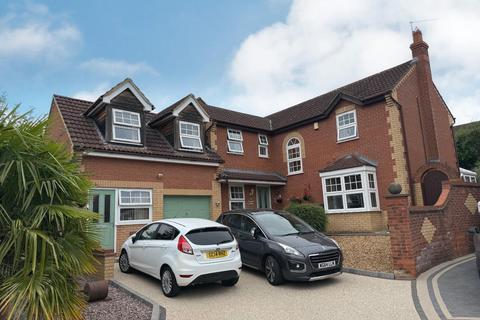 5 bedroom detached house for sale, Primula Close, Northampton NN3