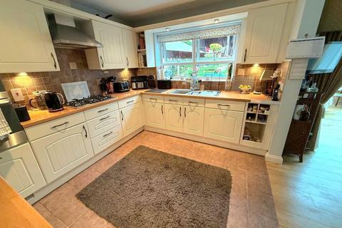 5 bedroom detached house for sale, Primula Close, Northampton NN3