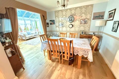5 bedroom detached house for sale, Primula Close, Northampton NN3