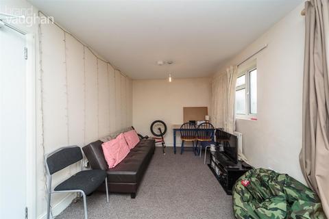 4 bedroom terraced house to rent, Bear Road, Brighton BN2