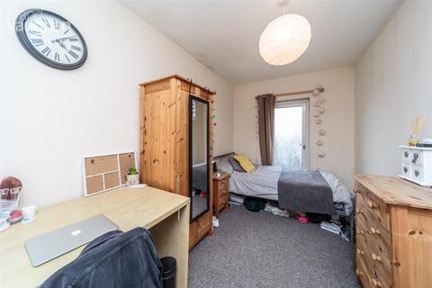 4 bedroom terraced house to rent, Bear Road, Brighton BN2