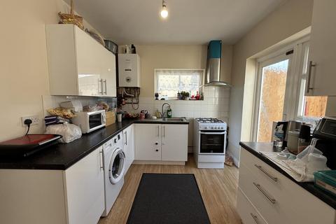 3 bedroom semi-detached house to rent, 3 Bedroom Family Home - Edgware HA8
