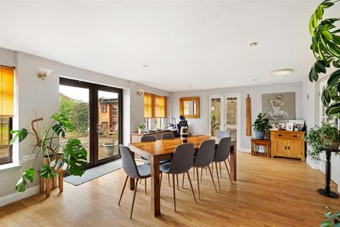 The Chestnuts Ferry Road, Southrey, Lincoln, LN3 5TA