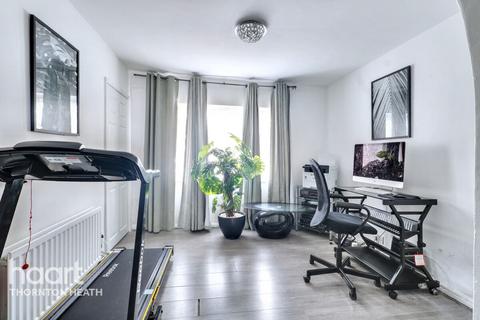 4 bedroom semi-detached house for sale, Highbury Avenue, Thornton Heath