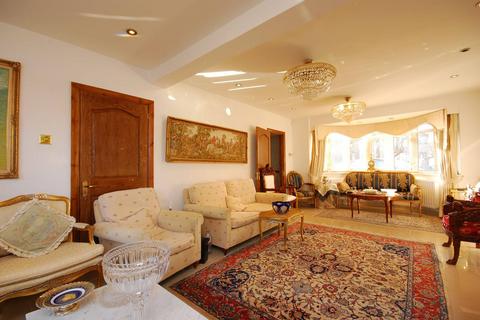 4 bedroom detached house to rent, Tudor Drive, North Kingston, Kingston upon Thames, KT2