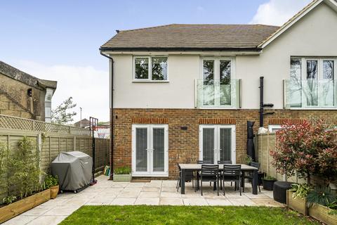 Massey Close, Thakeham, RH20