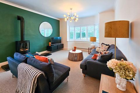 5 bedroom detached house for sale, Leeds Road, Harrogate, HG2