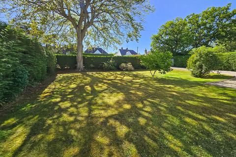 5 bedroom detached house for sale, Leeds Road, Harrogate, HG2