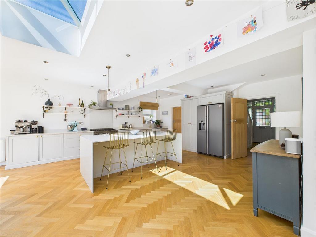 CAM05251 G0-PR0029-STILL015.jpg