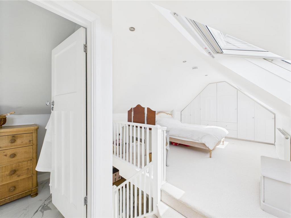 CAM05251 G0-PR0029-STILL036.jpg