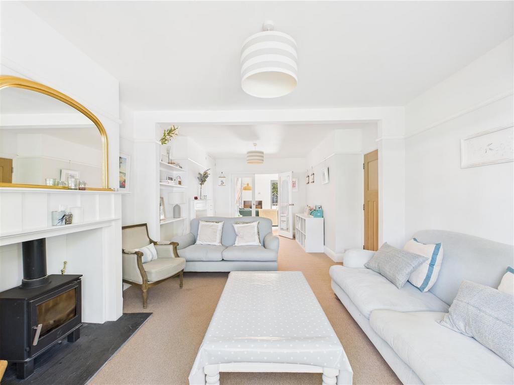 CAM05251 G0-PR0029-STILL008.jpg