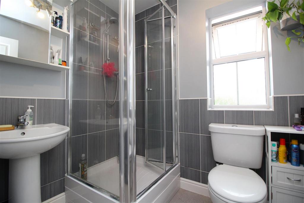 Ensuite.JPG