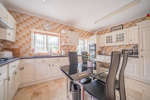 5 bedroom detached house for sale, Birchy Close, Shirley, B90