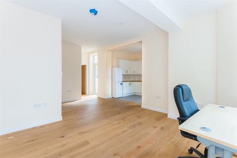 1 bedroom apartment to rent, Hayes End Road, Springfield House Hayes End Road, UB4