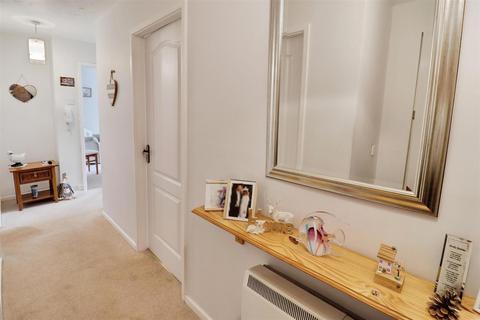 2 bedroom flat for sale, Brook Court, Sandbach
