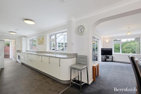 4 bedroom detached house for sale, Marennes Crescent, Brightlingsea, CO7