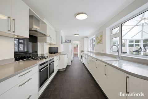 4 bedroom detached house for sale, Marennes Crescent, Brightlingsea, CO7