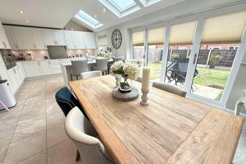 4 bedroom detached house for sale, West Street, Northampton NN5