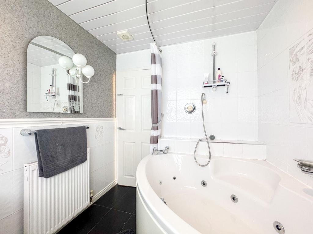 Large family bathroom