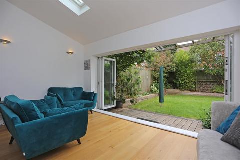 4 bedroom house to rent, Tivoli Road, Brighton